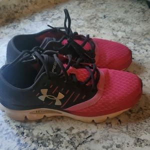 Preowned Under Armour 8.5 womens